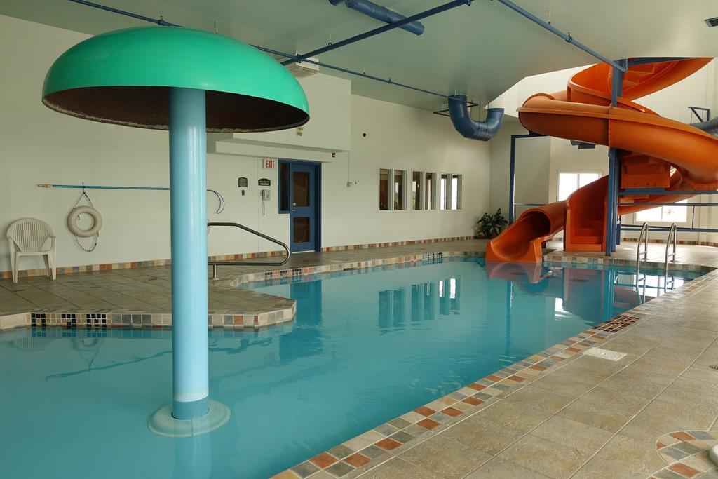 Super 8 By Wyndham Caraquet Hotel Ngoại thất bức ảnh