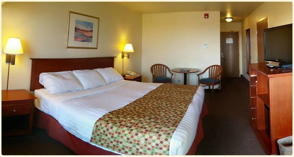 Super 8 By Wyndham Caraquet Hotel Ngoại thất bức ảnh