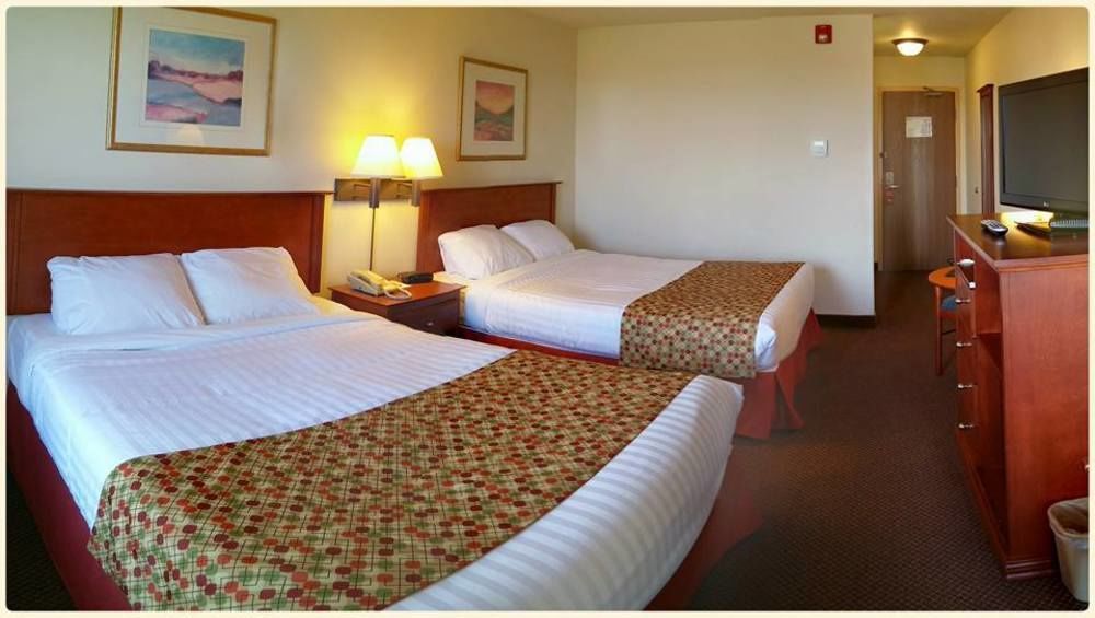 Super 8 By Wyndham Caraquet Hotel Ngoại thất bức ảnh