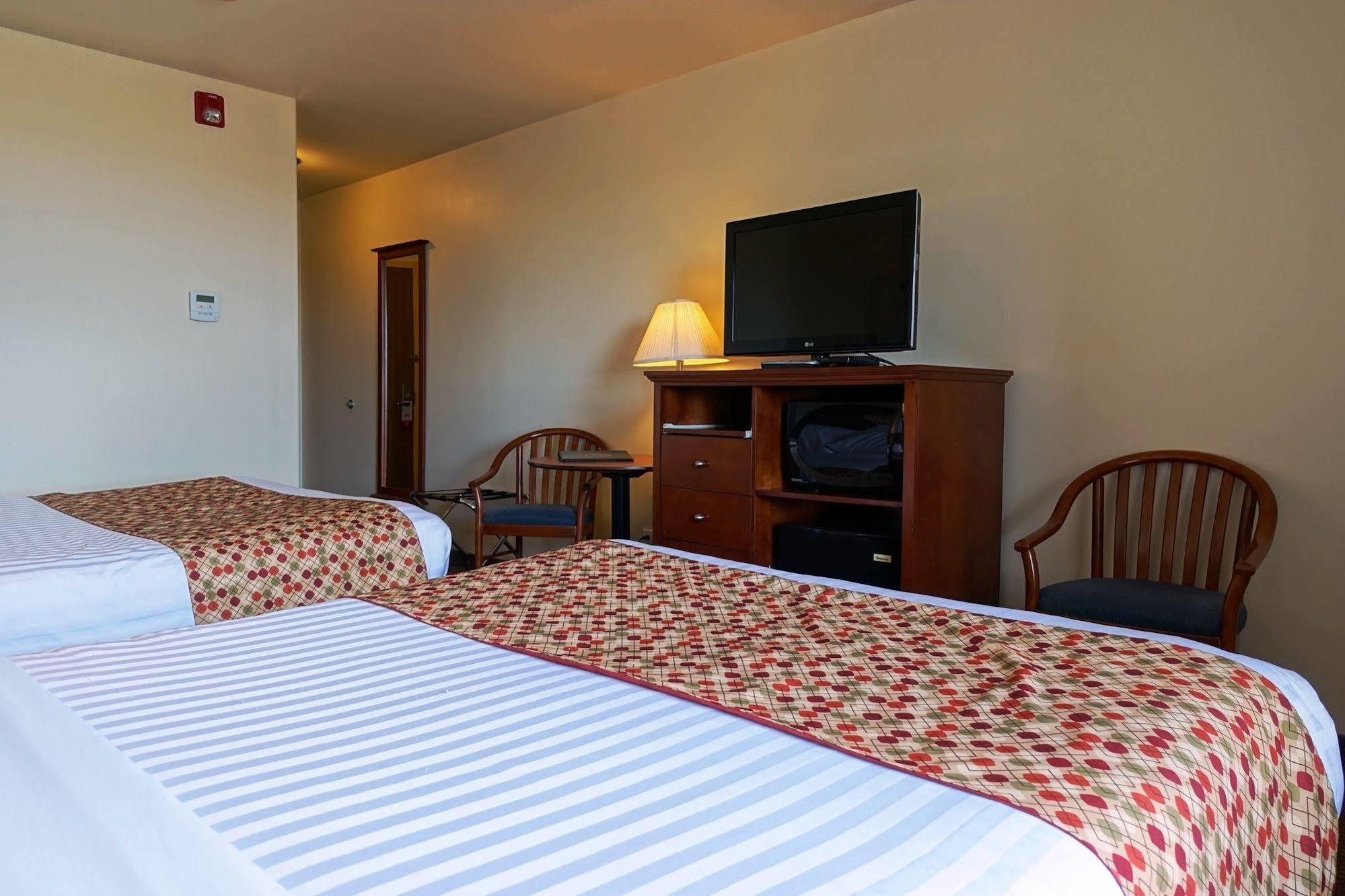 Super 8 By Wyndham Caraquet Hotel Ngoại thất bức ảnh