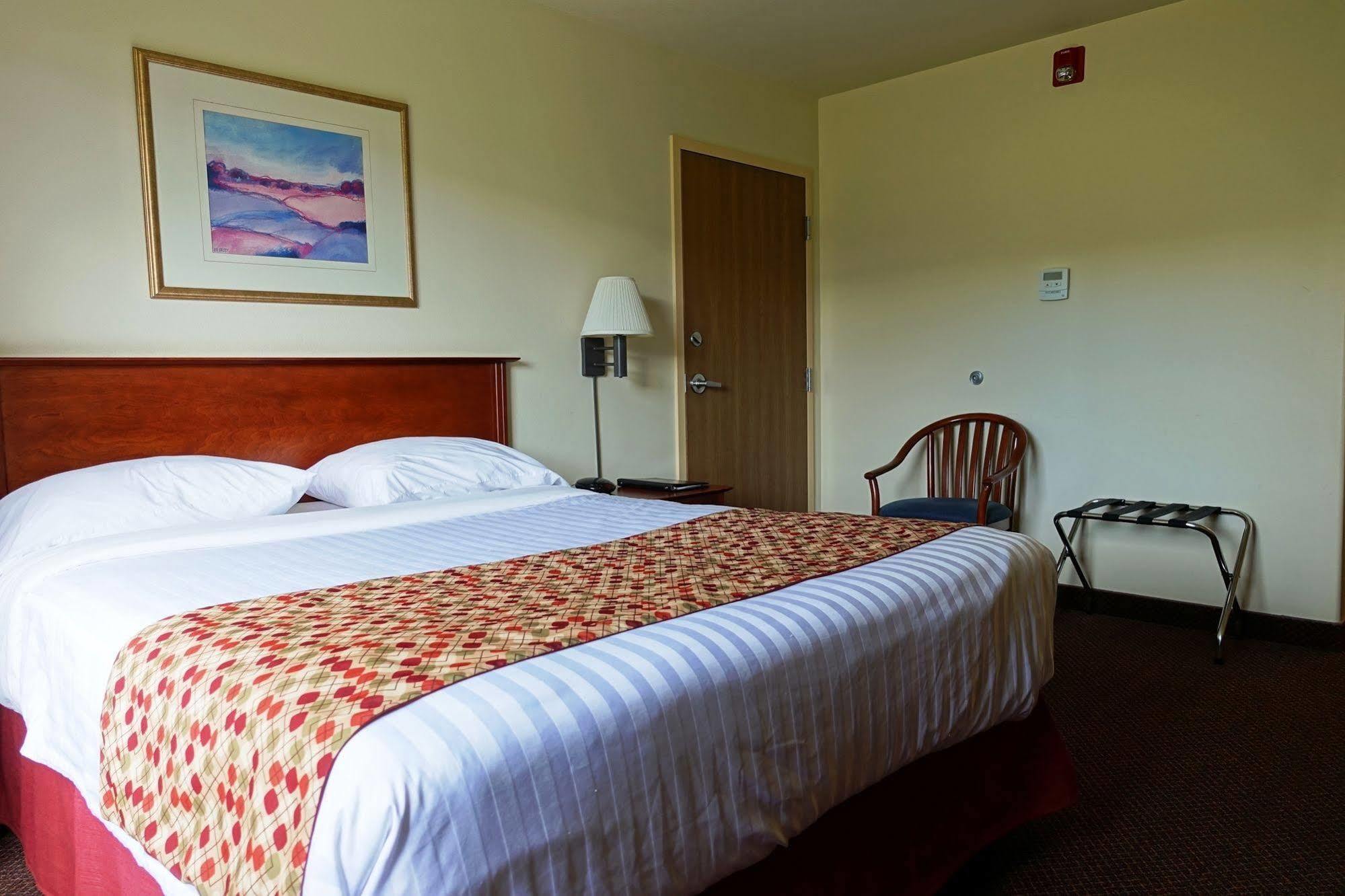 Super 8 By Wyndham Caraquet Hotel Ngoại thất bức ảnh