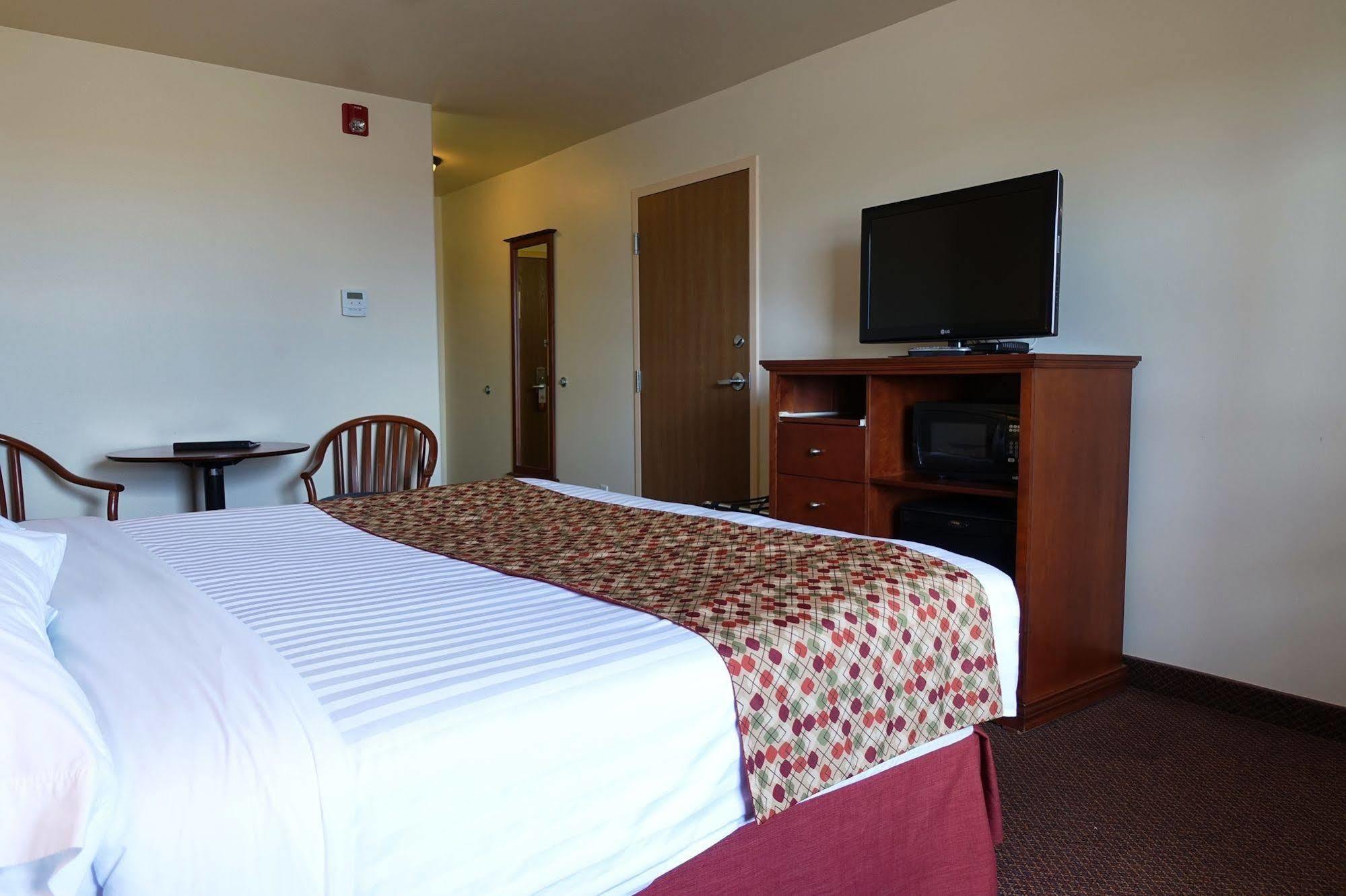 Super 8 By Wyndham Caraquet Hotel Ngoại thất bức ảnh