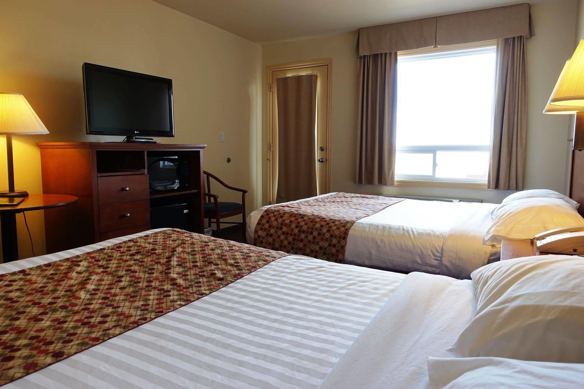 Super 8 By Wyndham Caraquet Hotel Ngoại thất bức ảnh